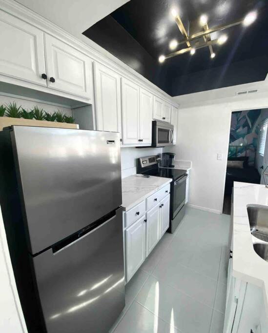 Crown Point Home W/ Cowboy Pool 2 Blocks To Bay Сан Диего Екстериор снимка