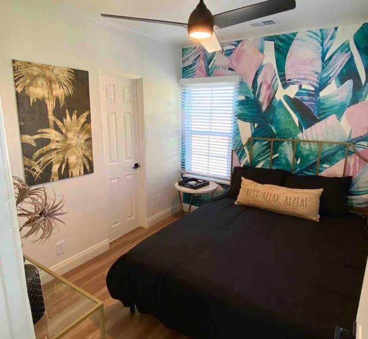 Crown Point Home W/ Cowboy Pool 2 Blocks To Bay Сан Диего Екстериор снимка